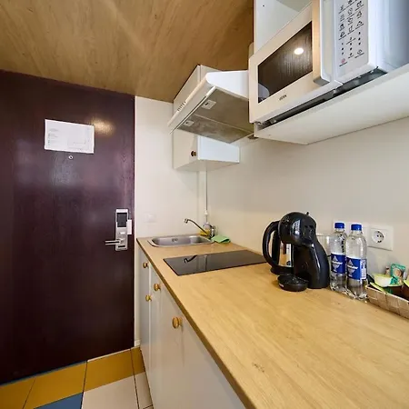 Loft Apartment *